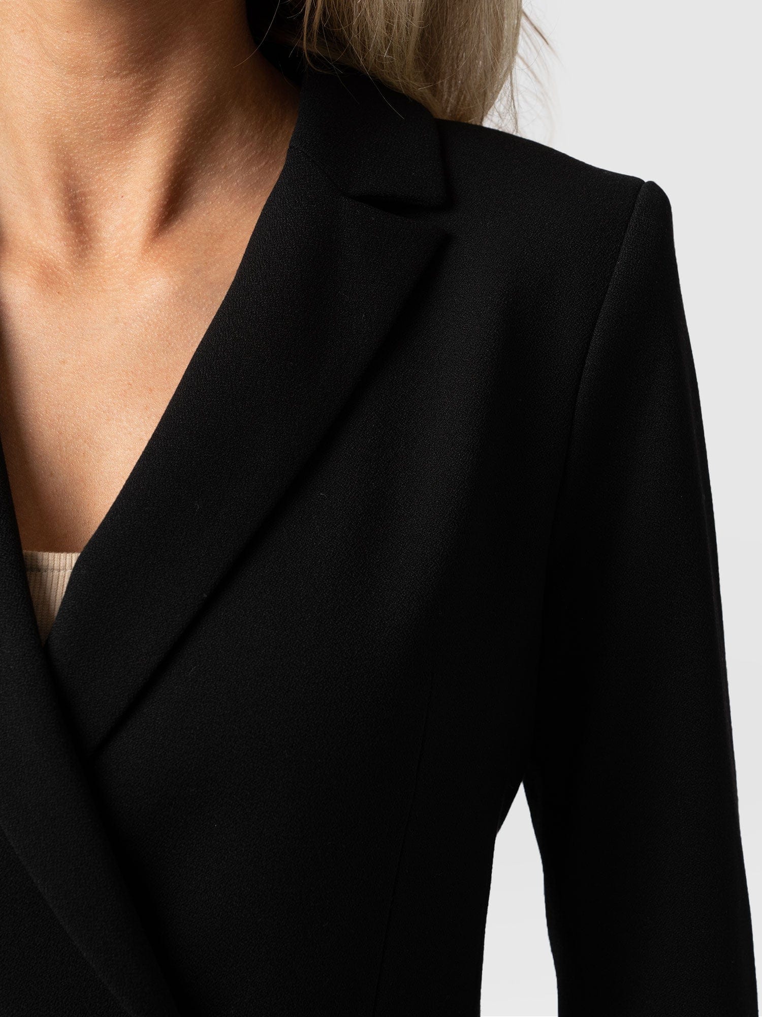 Cambridge Blazer Crepe - Black - Image 4