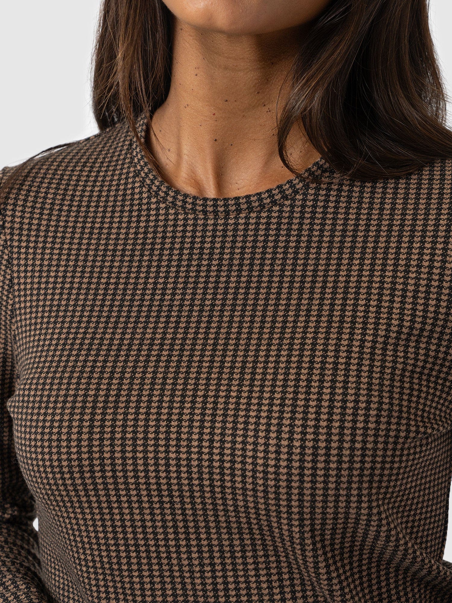 Glen Crew Neck Tee Long Sleeve - Brown Mini Houndstooth - Image 5