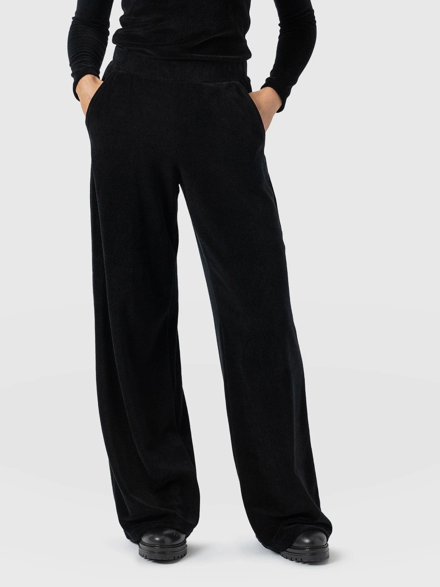 Keller Wide Leg Pant - Black Velvet - Image 4
