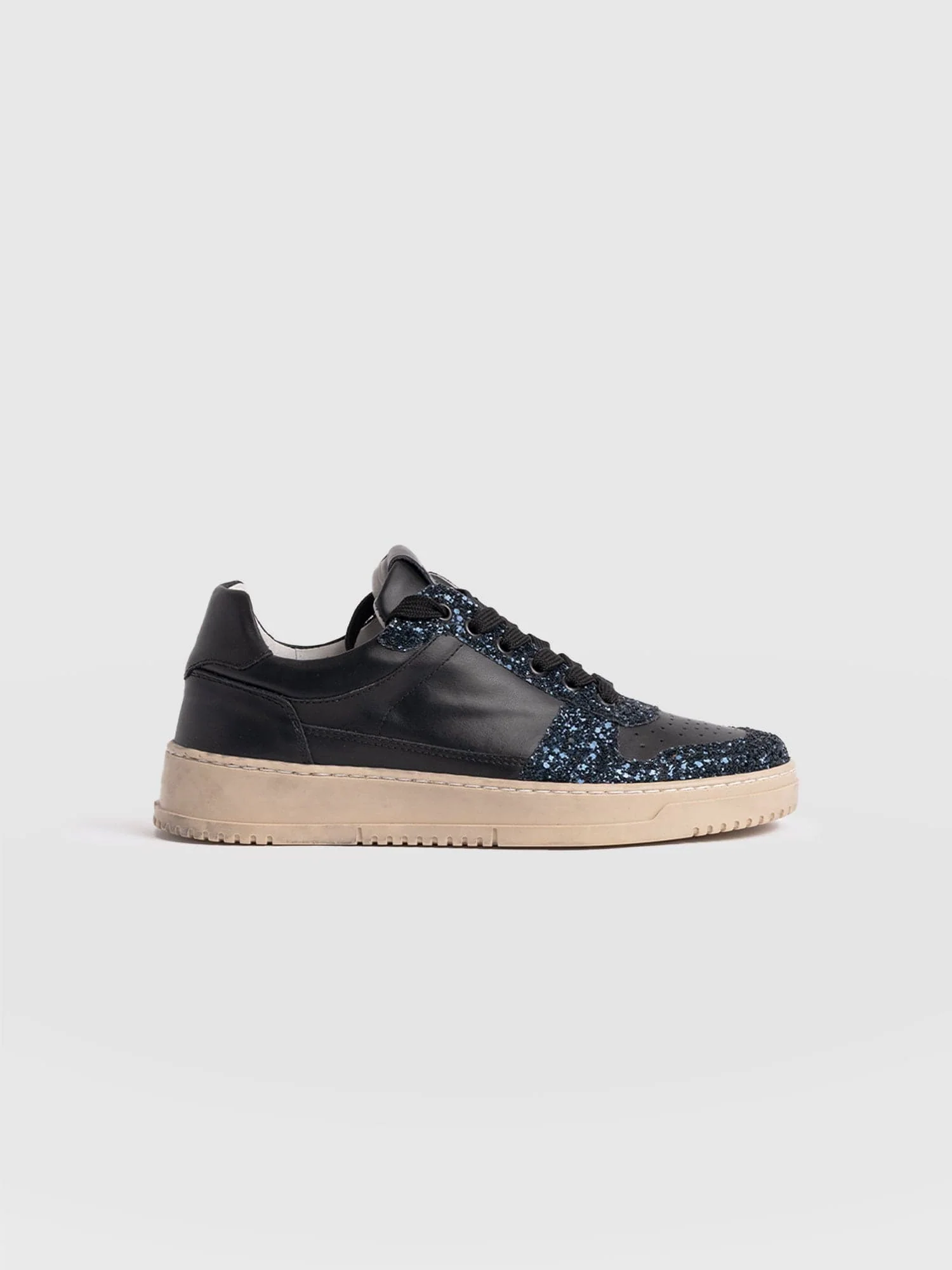 Onyx Trainer - Black/Navy