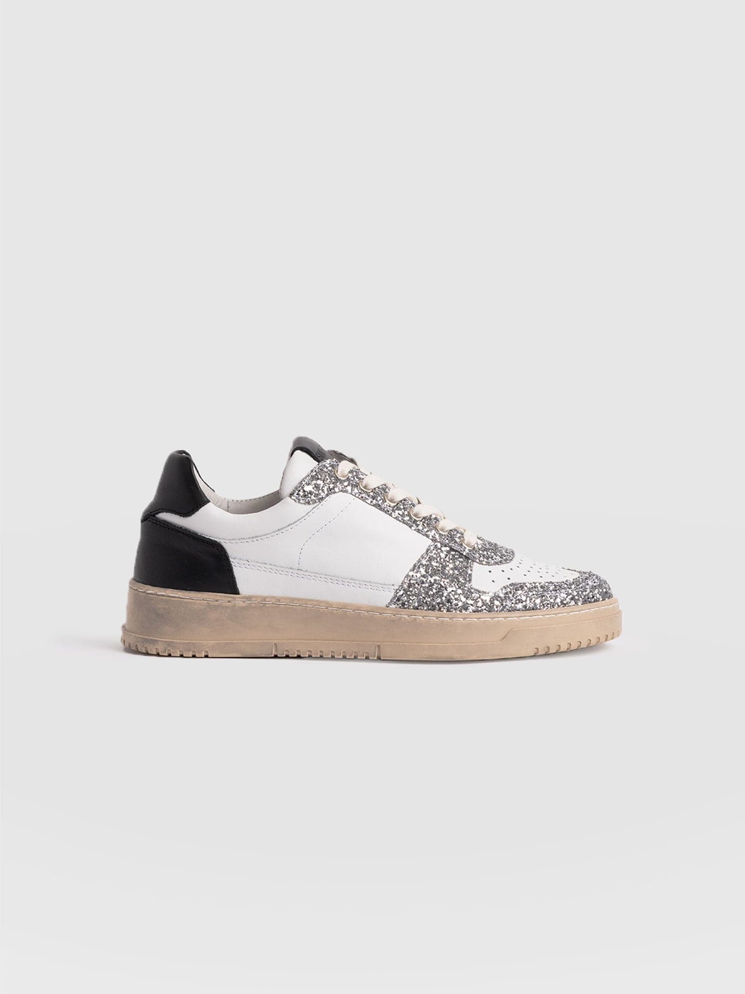 Onyx Trainer - White/Black