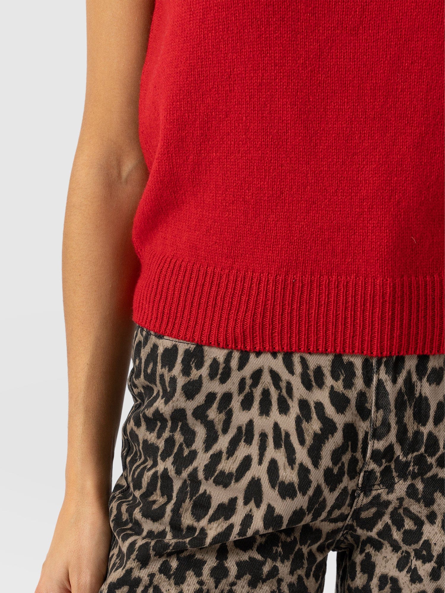 Oxford Cashmere V Neck Sleeveless Knit - Red - Image 5