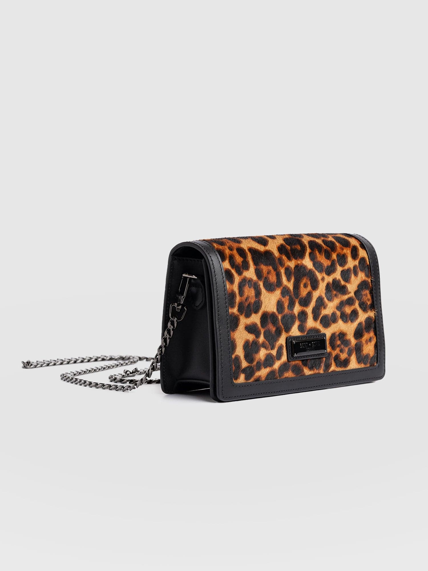 Primrose Wallet on Chain - Leopard - Image 2
