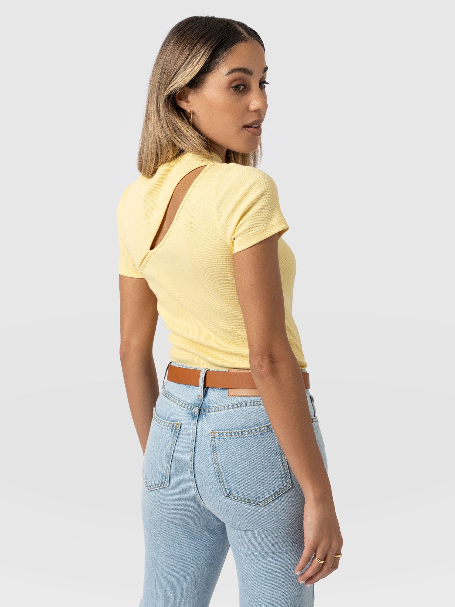 Reveal Tee - Yellow - Image 6