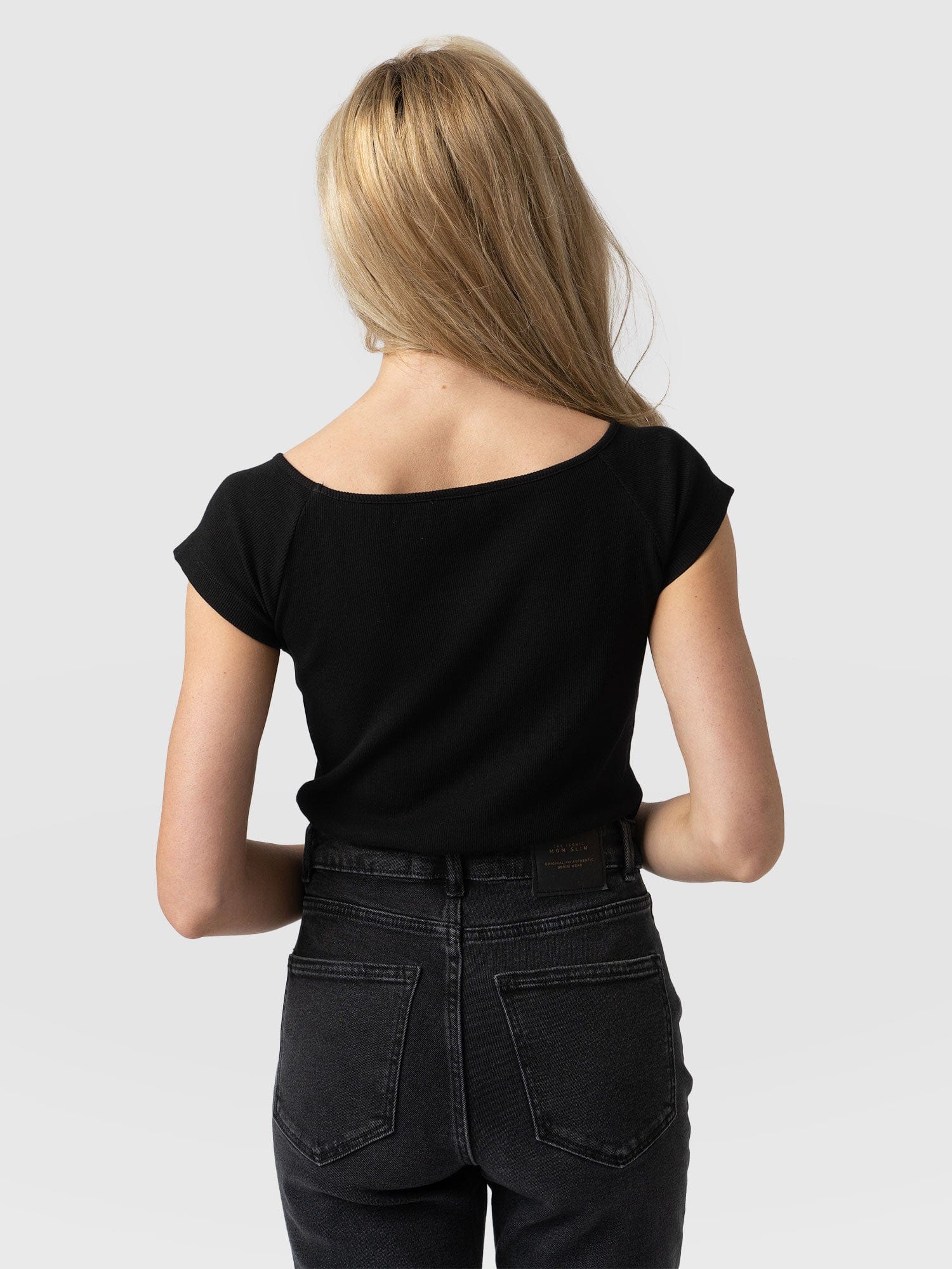 Riviera Tee - Black - Image 5