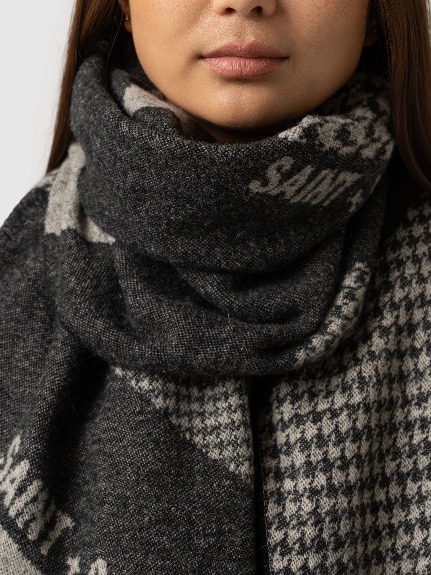Saint + Sofia Scarf - Black/Grey - Image 4