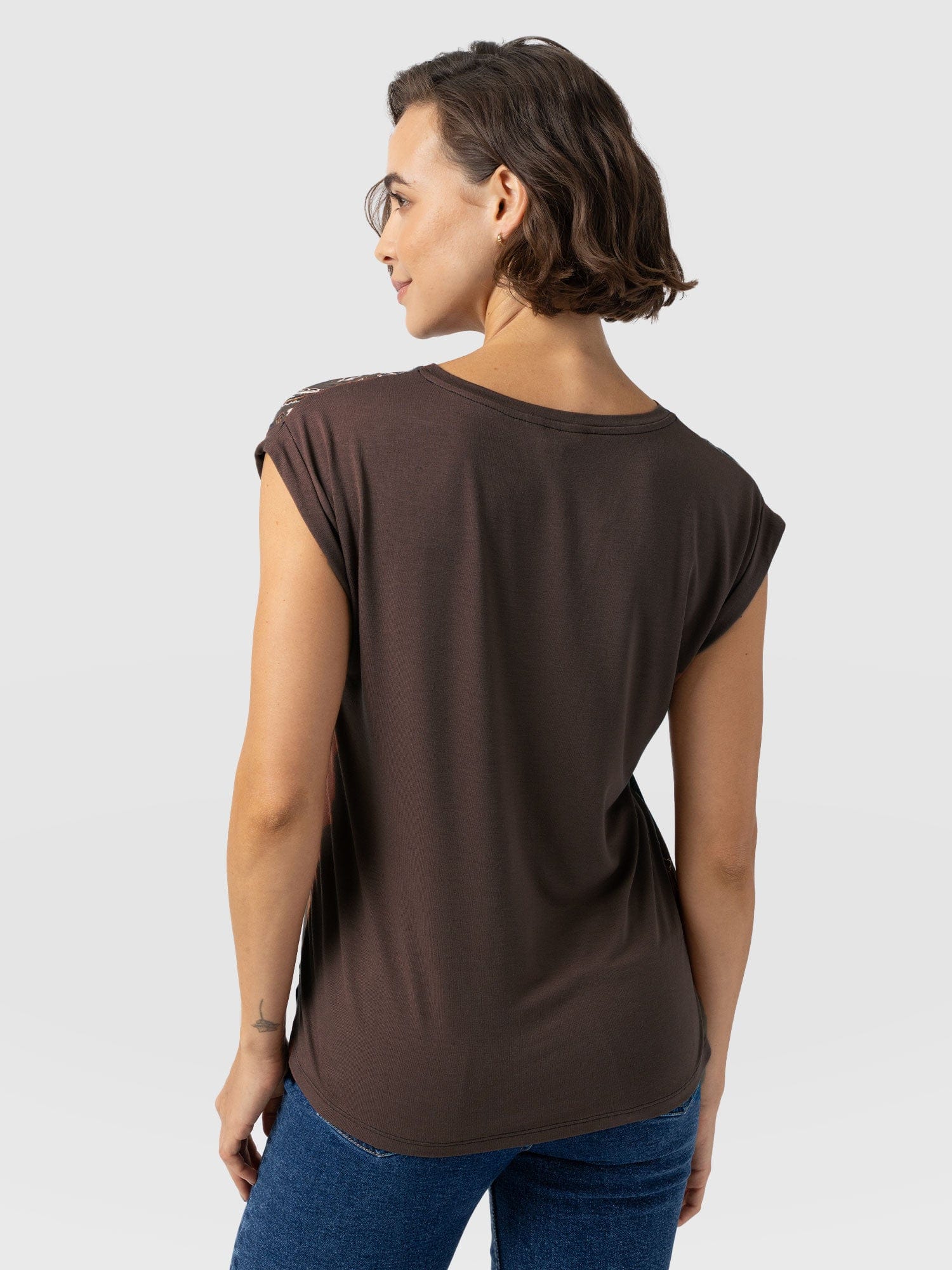 Turn Up Contrast Tee - Brown Paisley - Image 6